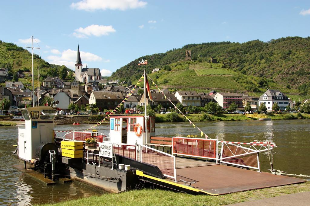 Weinhotel Hubertus Garni Klotten Exterior photo