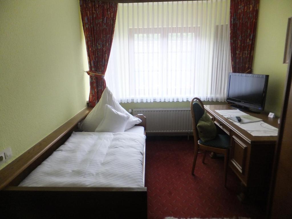 Weinhotel Hubertus Garni Klotten Room photo