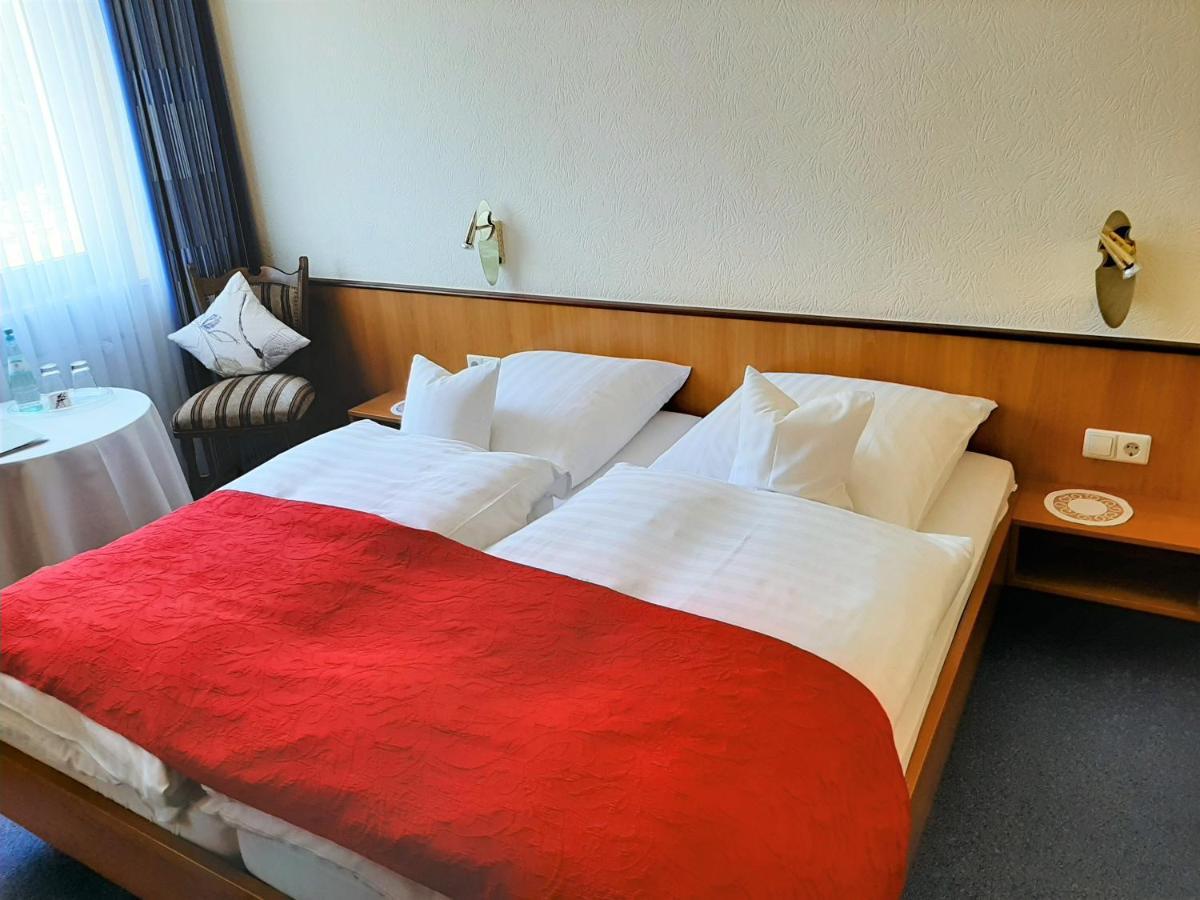 Weinhotel Hubertus Garni Klotten Exterior photo